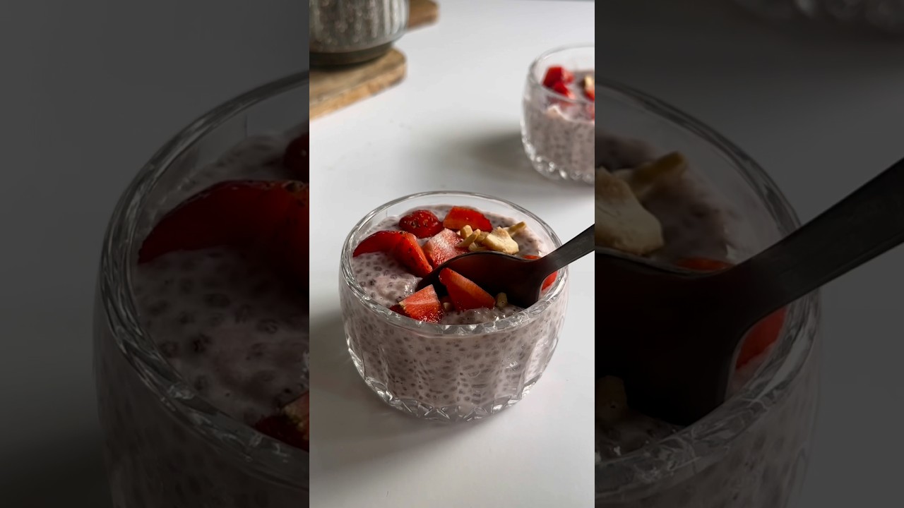 Strawberry chia pudding