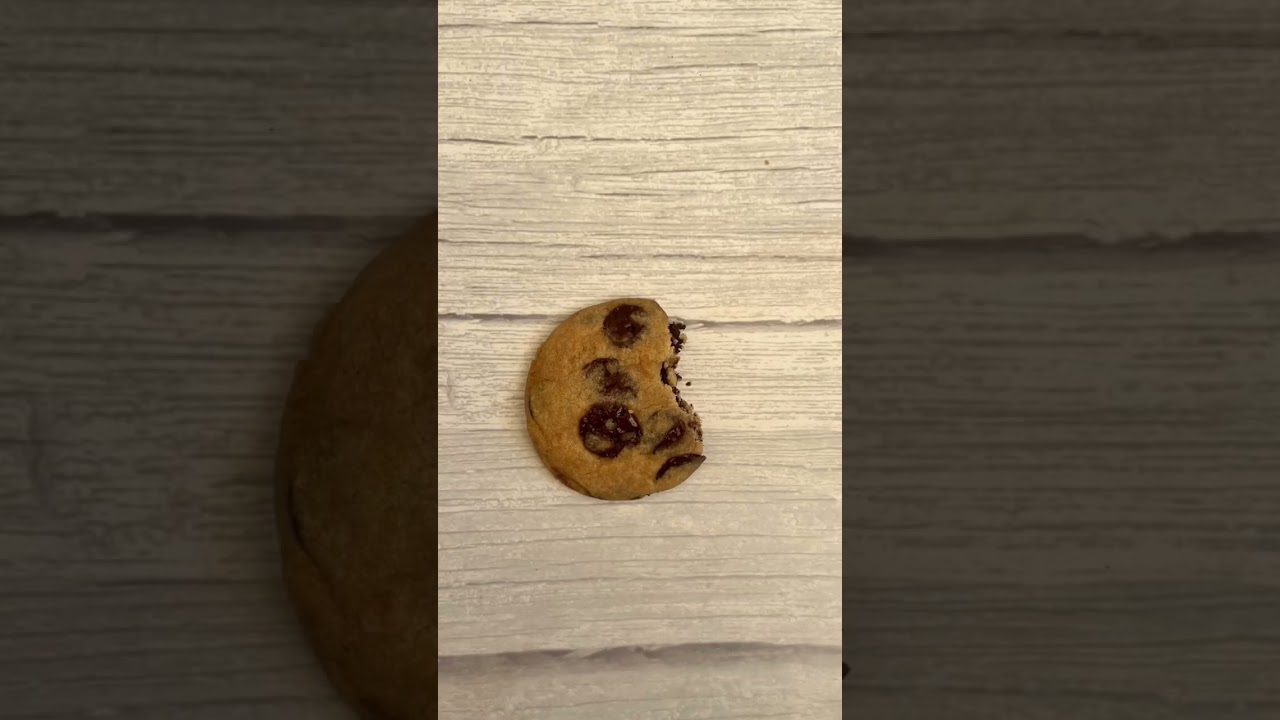 Chocolate chip cookie